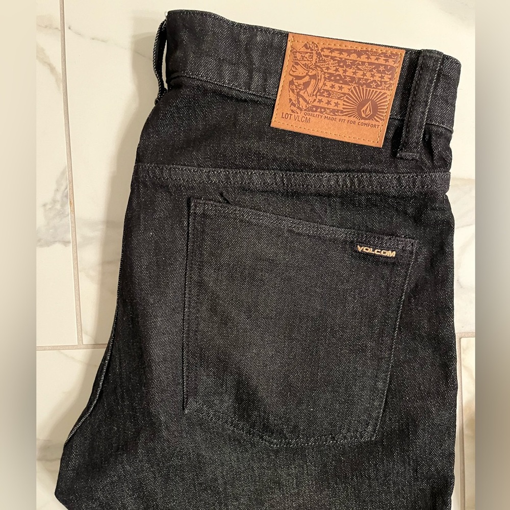 Volcom Vorta Slim Fi Jeans in Gray